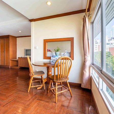 Studio Suite By Royal Ivory Nana Bangkok Exterior photo